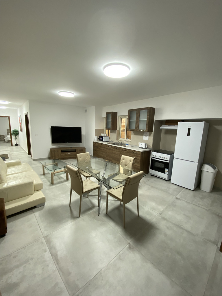 2 Bedroom Penthouse for Long Let in Swieqi - €2,000/month photo 3