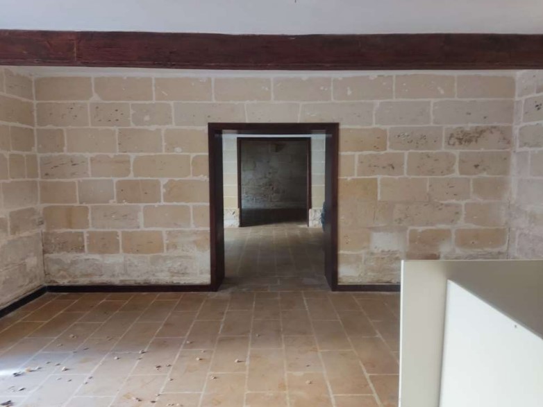 Spacious 247sqm 3-Bedroom House of Character with Own Airspace in Iklin photo 2