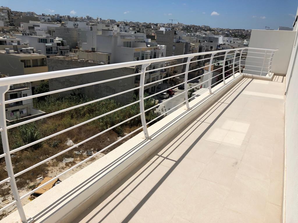 2 Bedroom Penthouse for Long Let in Swieqi - €2,500/month photo 15