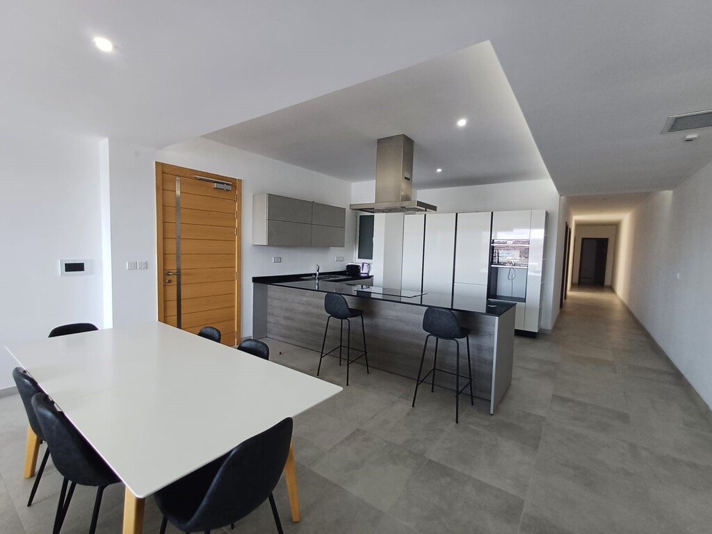 3 Bedroom Apartment for Long Let in Sliema - €3,580/month photo 6