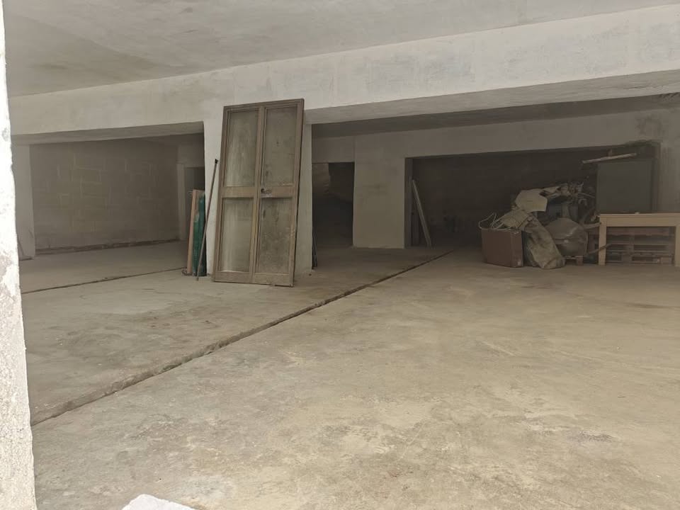 Massive Commercial Premises 463sqm Warehouse in Hamrun photo 6
