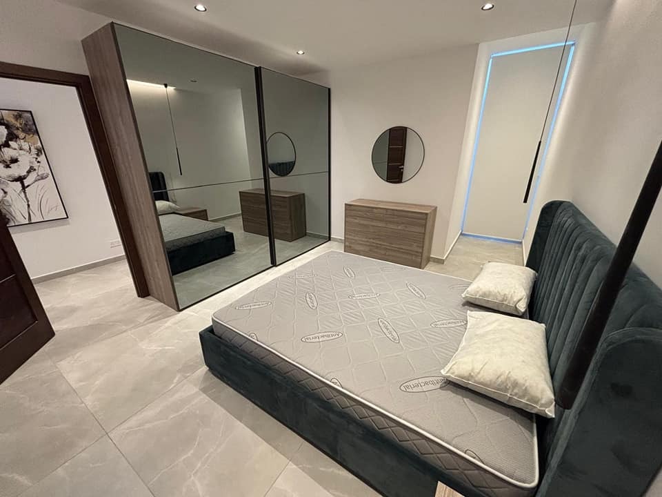 3 Bedroom Penthouse for Long Let in St. Paul's Bay - €2,300/month photo 6