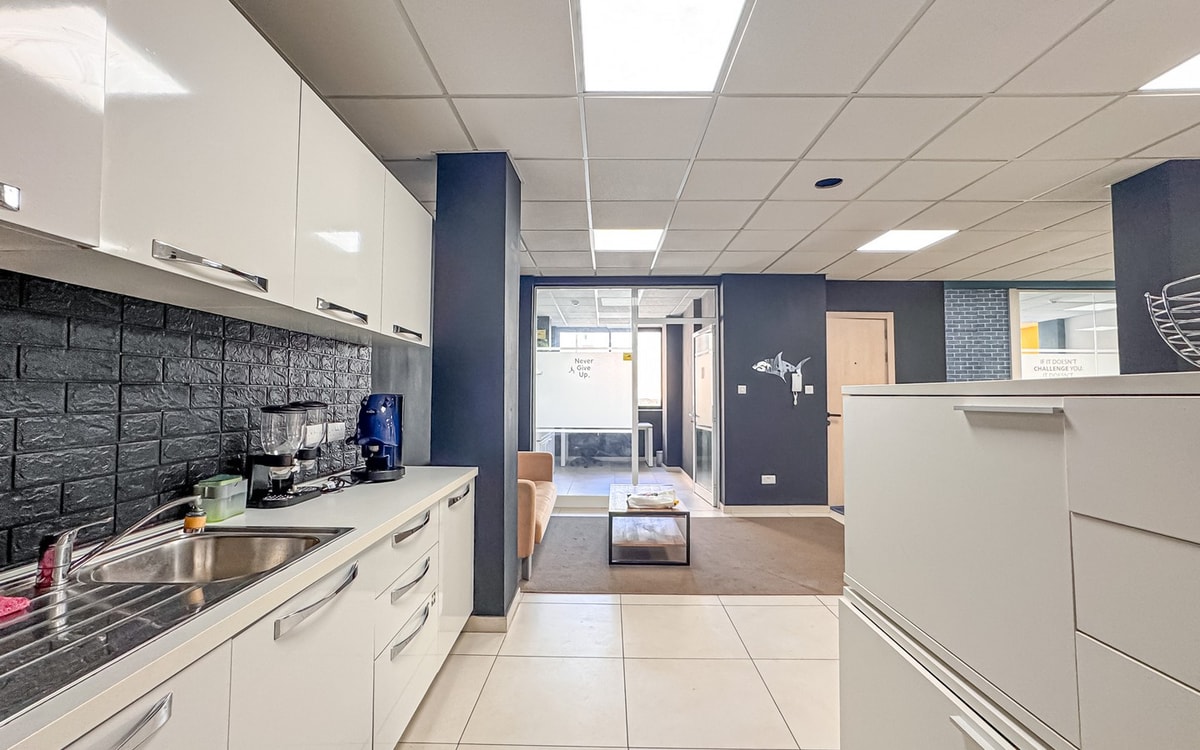Office for Long Let in Sliema - €2,000/month photo 7