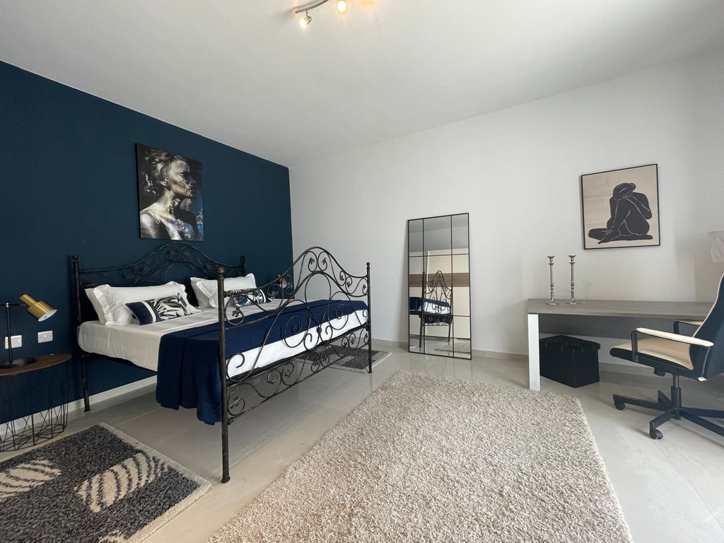 2 Bedroom Penthouse for Long Let in San Ġwann - €2,100/month photo 8