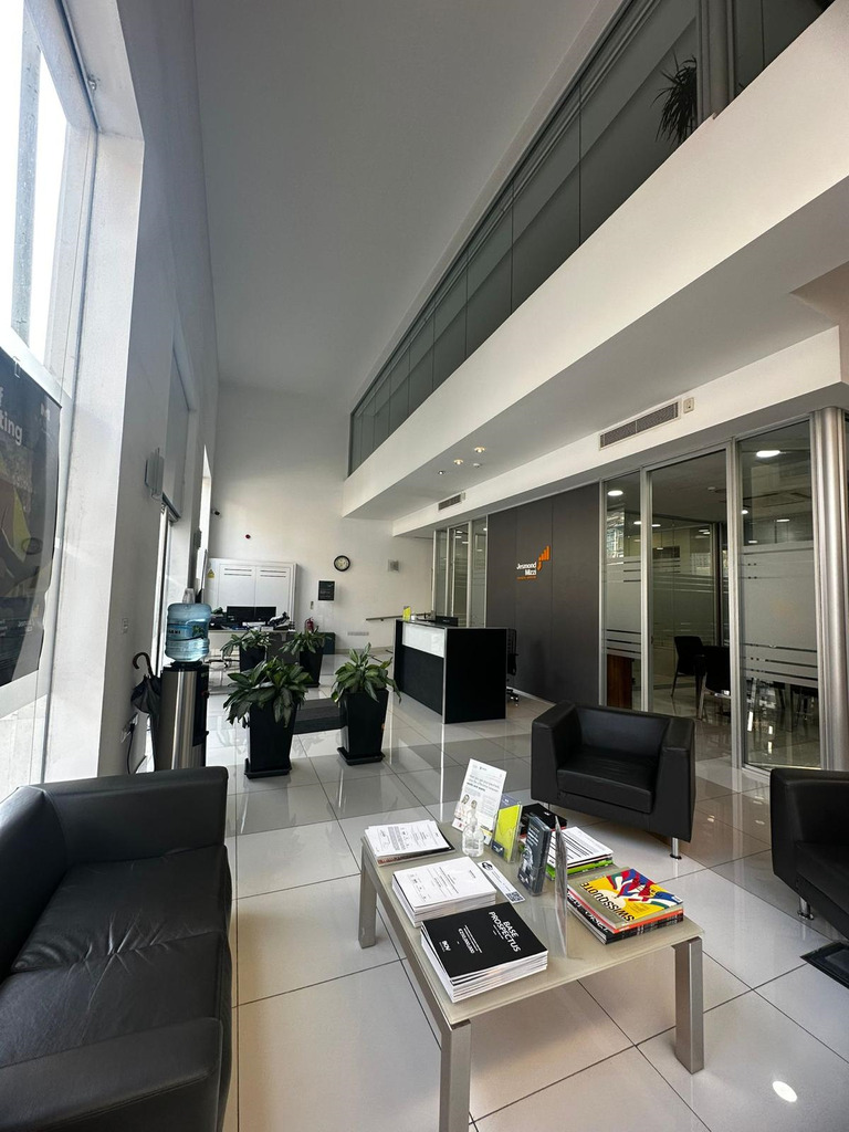 Office for Long Let in Ħamrun - €7,000/month photo 2