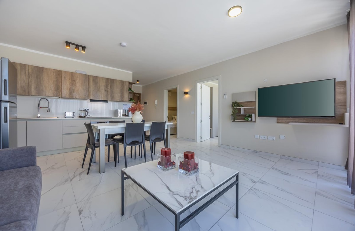 Stunning Modern 3-Bedroom Penthouse with Sea Views in Qawra photo 3