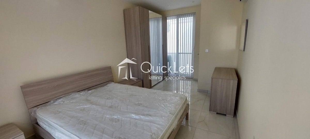 2 Bedroom Penthouse for Long Let in Marsaskala - €1,650/month photo 4