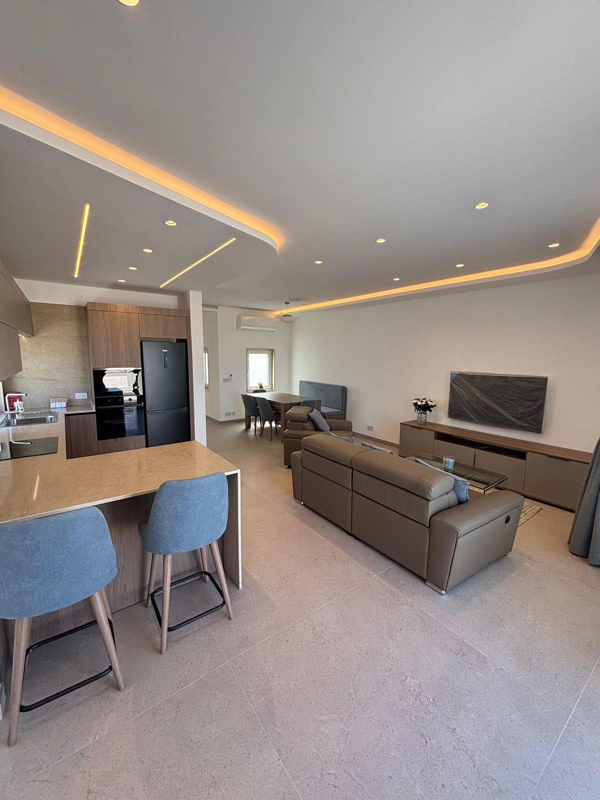 2 Bedroom Ensuite Penthouse for Long Let in Sliema - €2,500/month photo 2