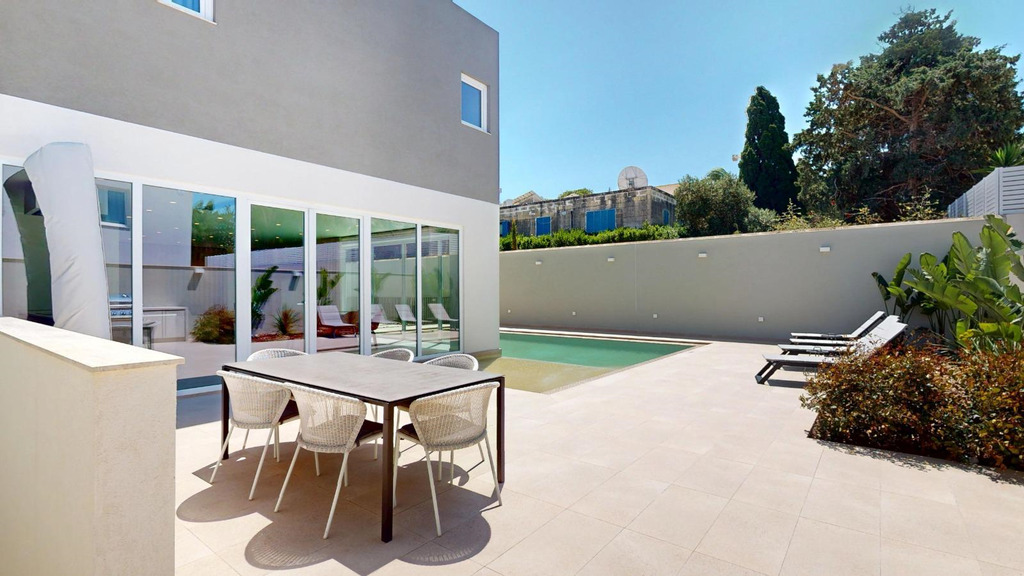 Villa for Long Let in Baħar iċ-Ċagħaq - €18,000/month photo 2