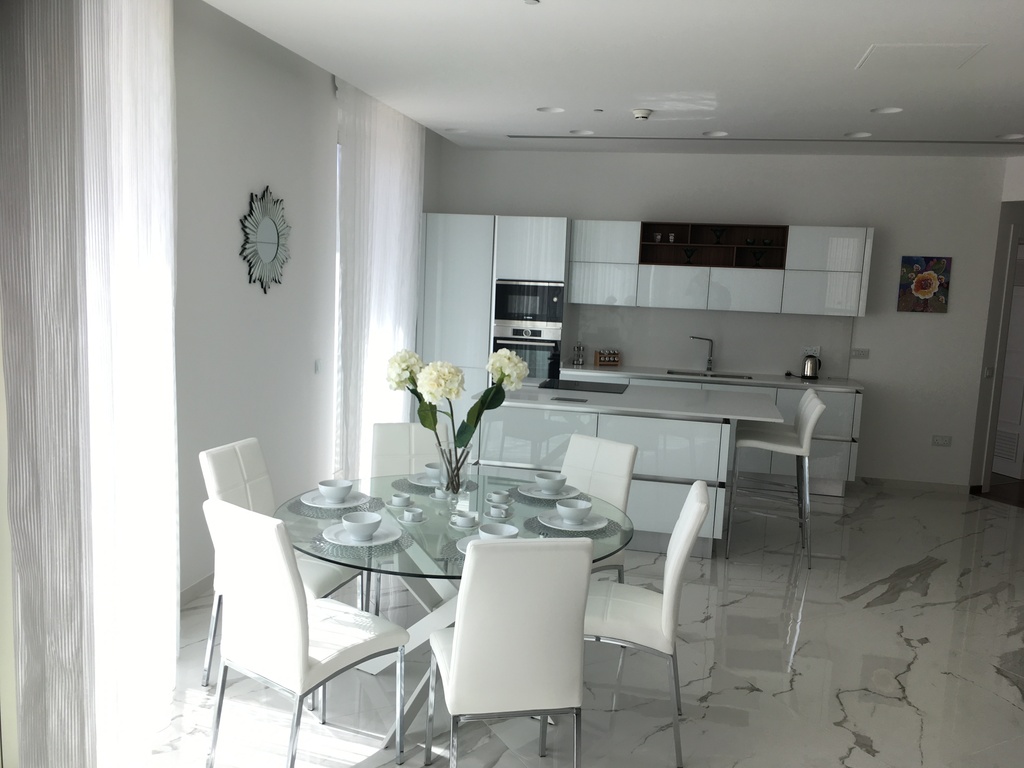 1 Bedroom Ensuite Apartment for Long Let in Sliema - €2,500/month