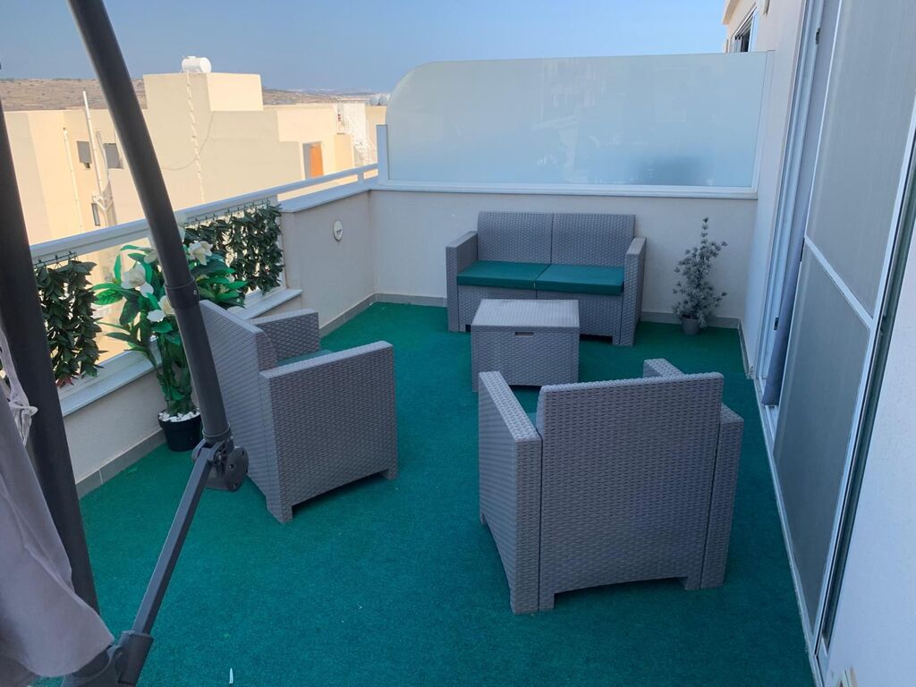 1 Bedroom Penthouse for Long Let in Buġibba - €1,350/month photo 4