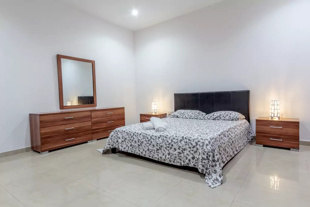 2 Bedroom Apartment for Long Let in Gżira - €2,200/month photo 4