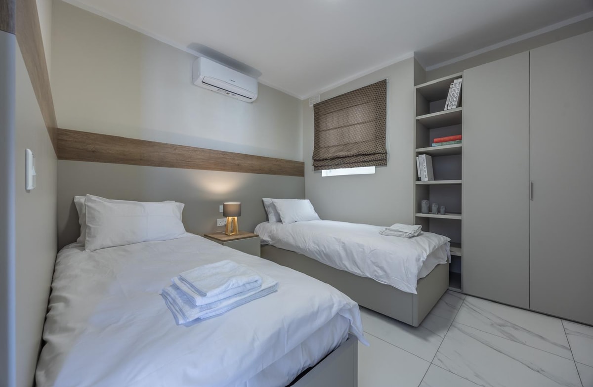 Stunning Modern 3-Bedroom Penthouse with Sea Views in Qawra photo 5