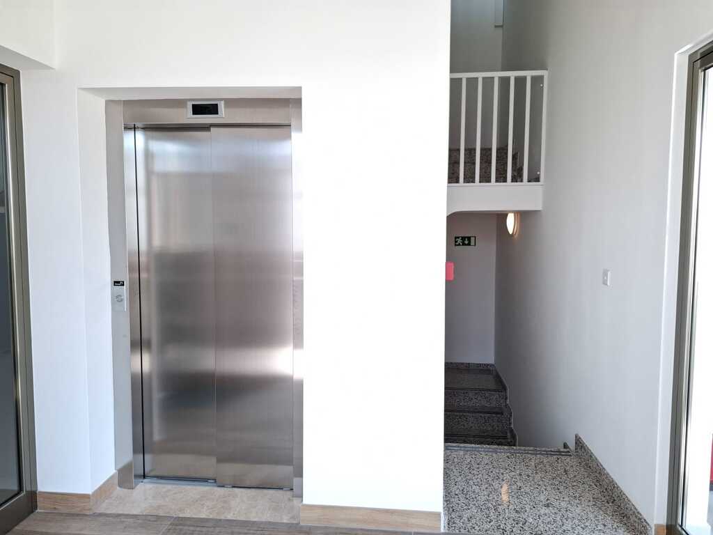 Office for Long Let in Mrieħel - €2,000/month photo 12