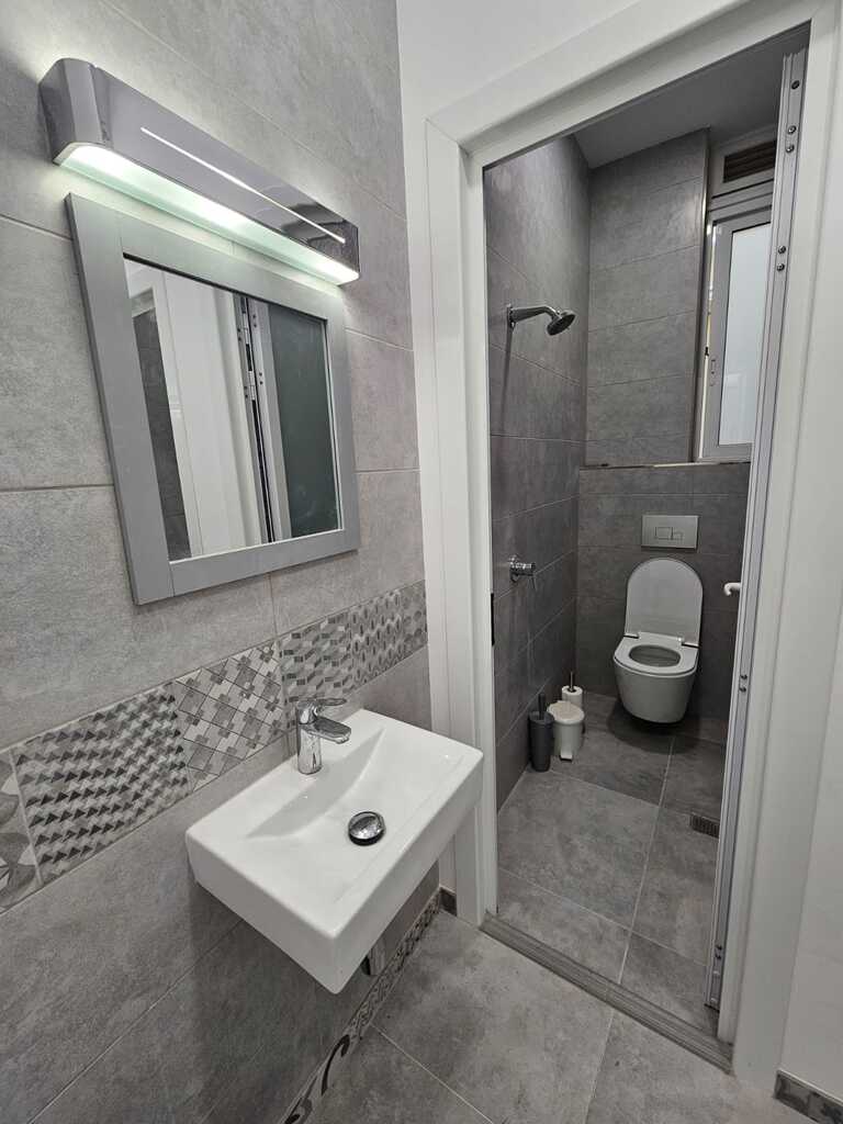 Office for Long Let in Valletta - €3,500/month photo 11