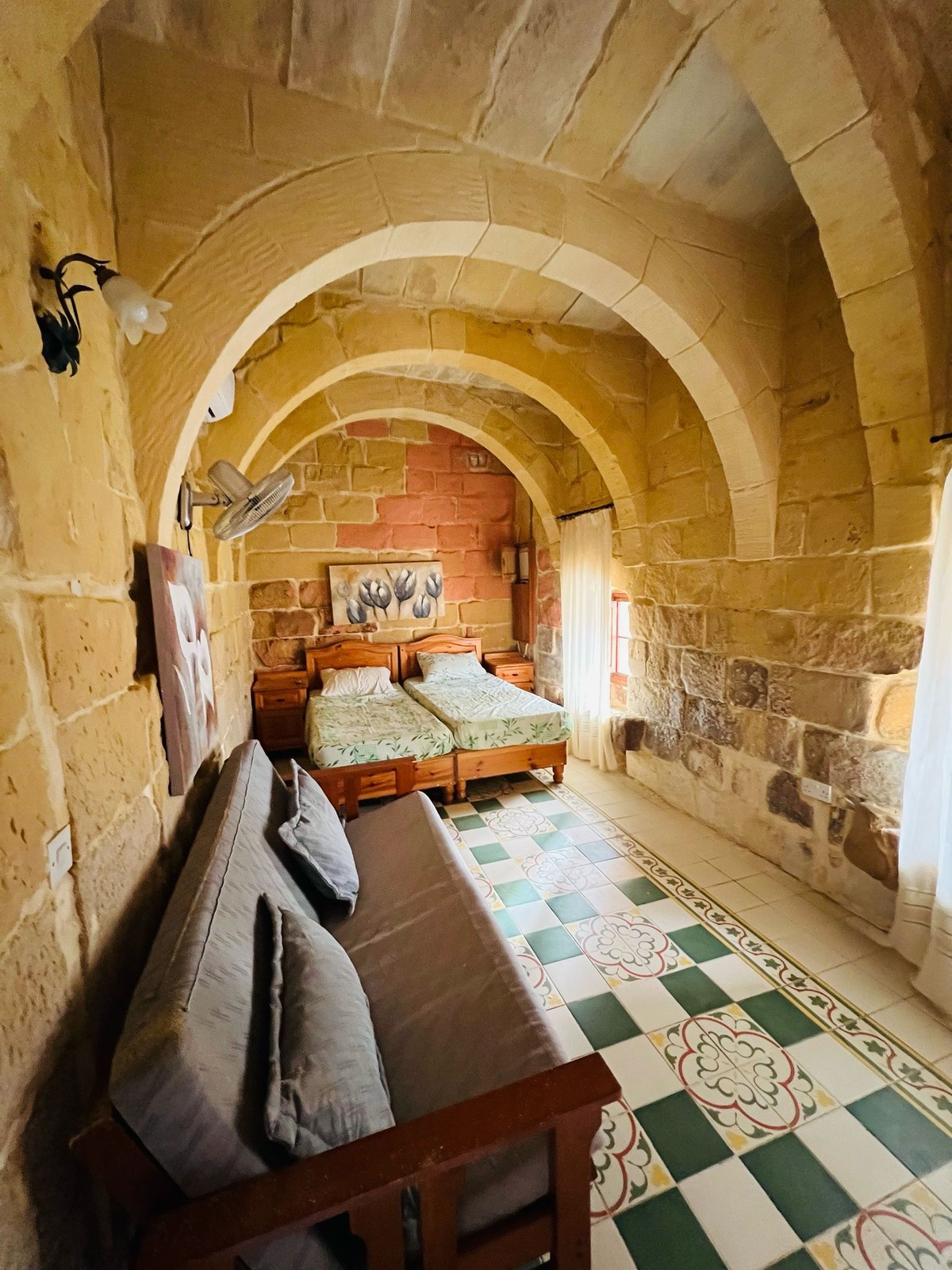 Magnificent 5-Bedroom Farmhouse with Pool in San Lawrenz, Gozo photo 6