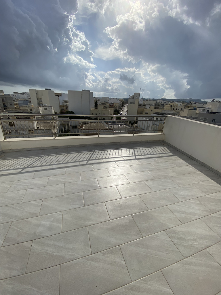 Office for Long Let in Mosta - €2,000/month photo 9