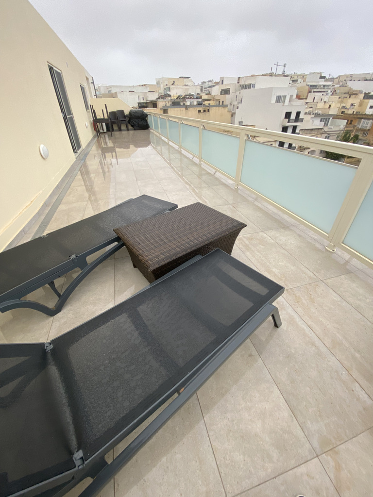2 Bedroom Penthouse for Long Let in Swieqi - €2,000/month