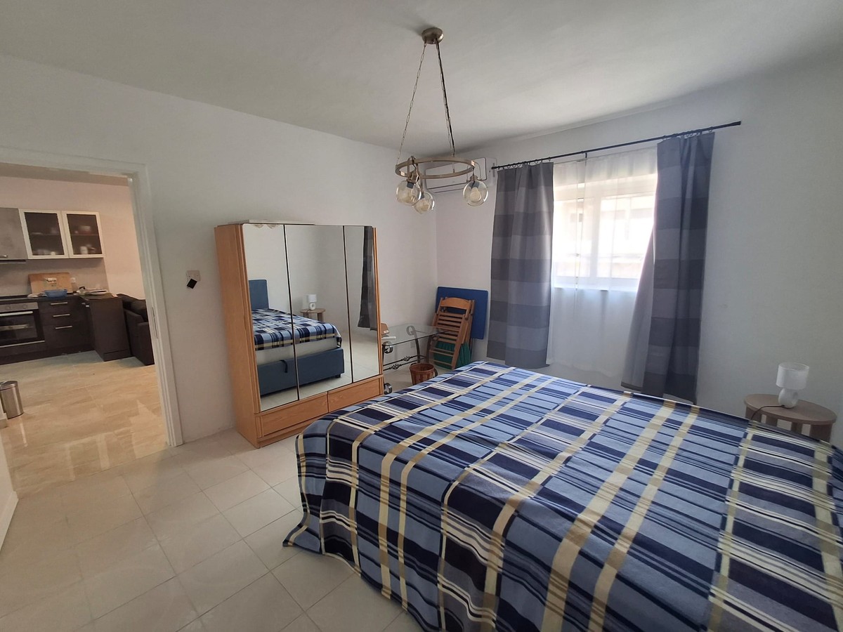 Beautifully Refurbished 2-Bedroom Apartment in Sliema photo 7