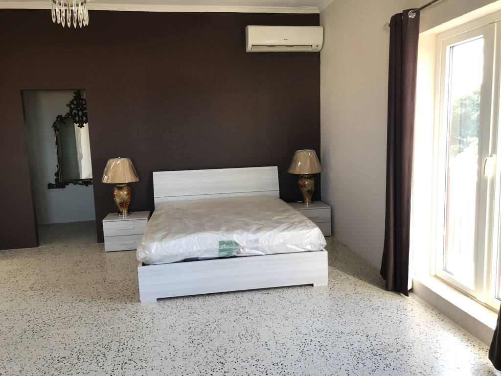 3 Bedroom Villa for Long Let in Kalkara - €7,000/month photo 13