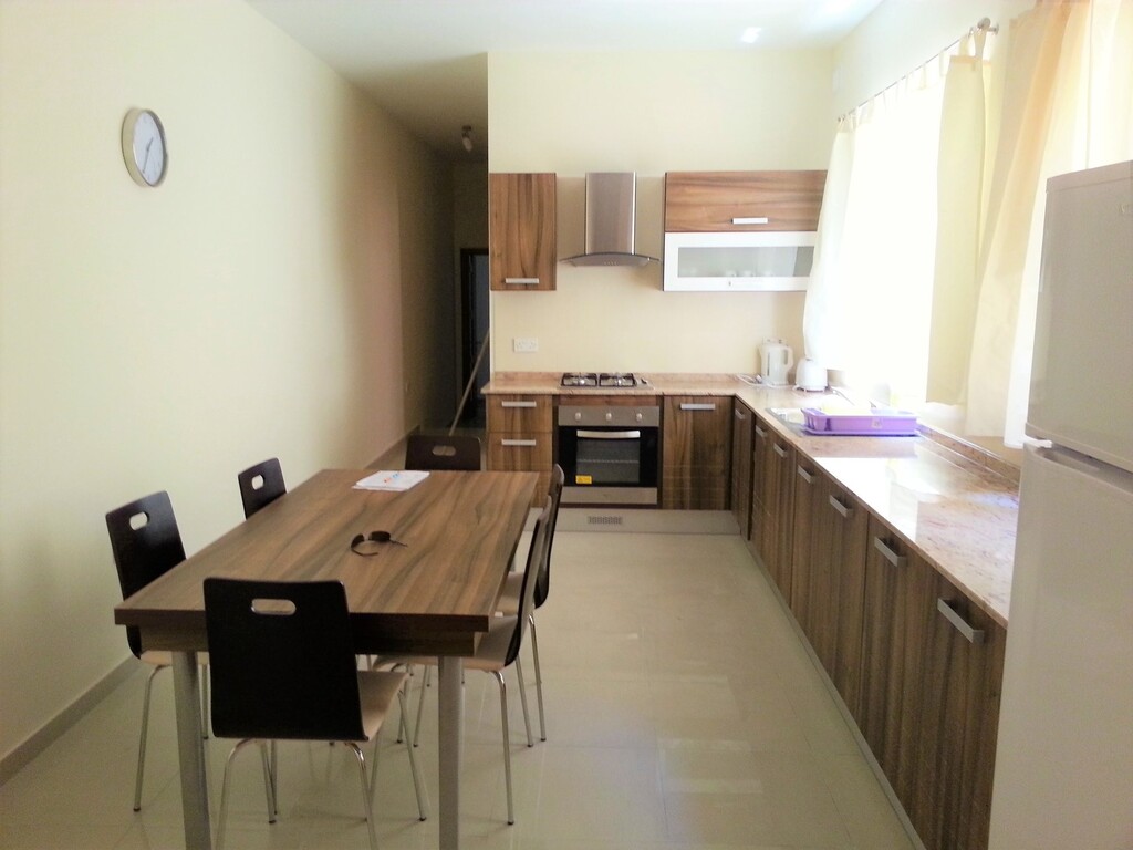 1 Bedroom Penthouse for Long Let in Qawra - €900/month photo 7