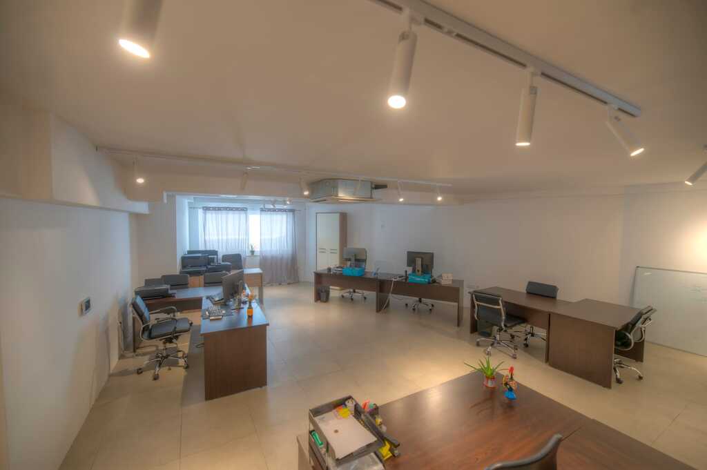 Office for Long Let in St. Julian's - €1,500/month photo 14
