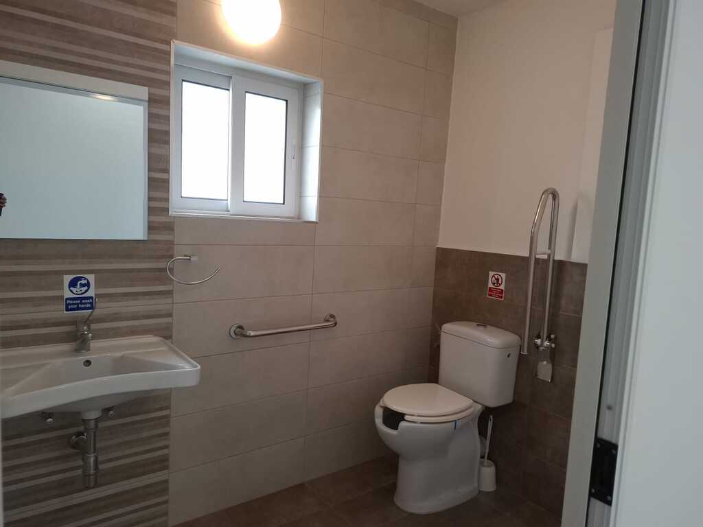 Office for Long Let in Mrieħel - €2,000/month photo 9