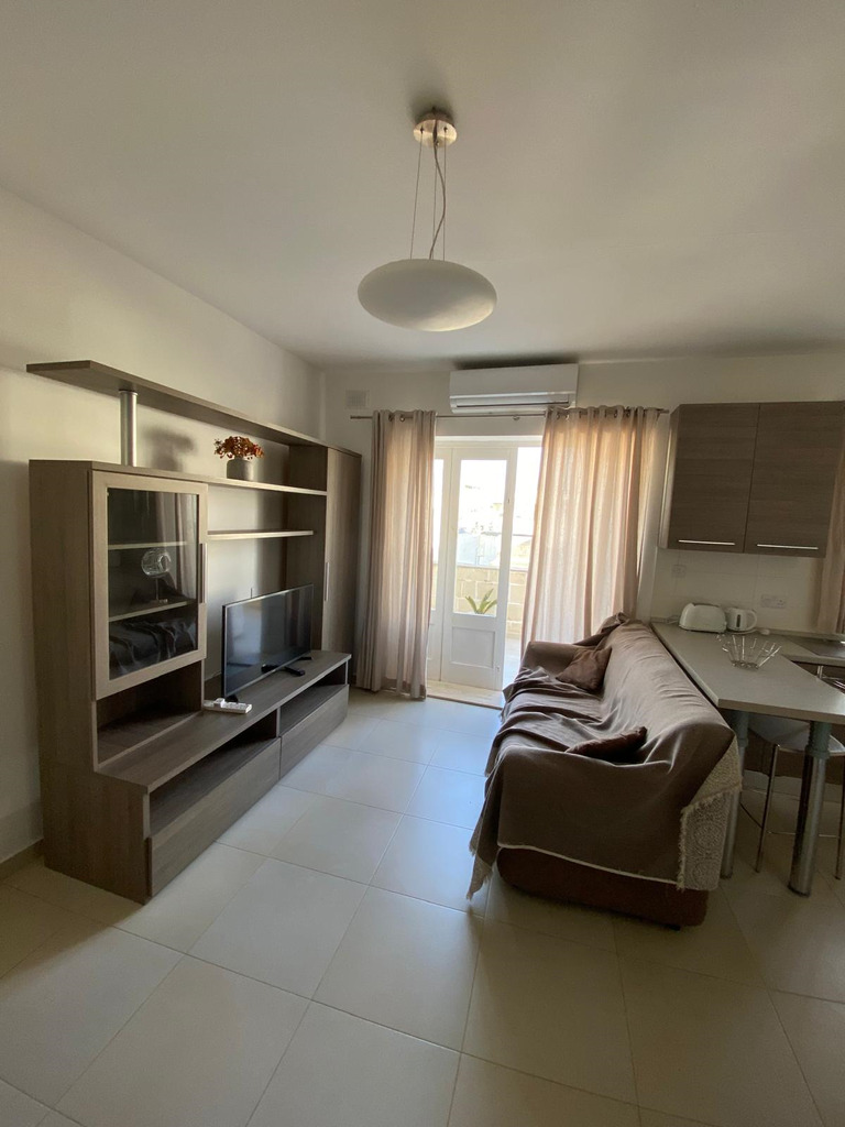 2 Bedroom Penthouse for Long Let in Sliema - €1,550/month photo 3