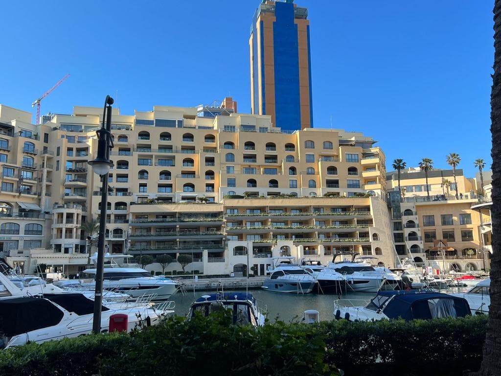 1 Bedroom Apartment for Long Let in St. Julian's - €2,200/month