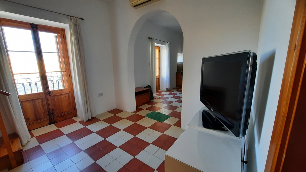 2 Bedroom Apartment for Long Let in Senglea - €1,400/month photo 5