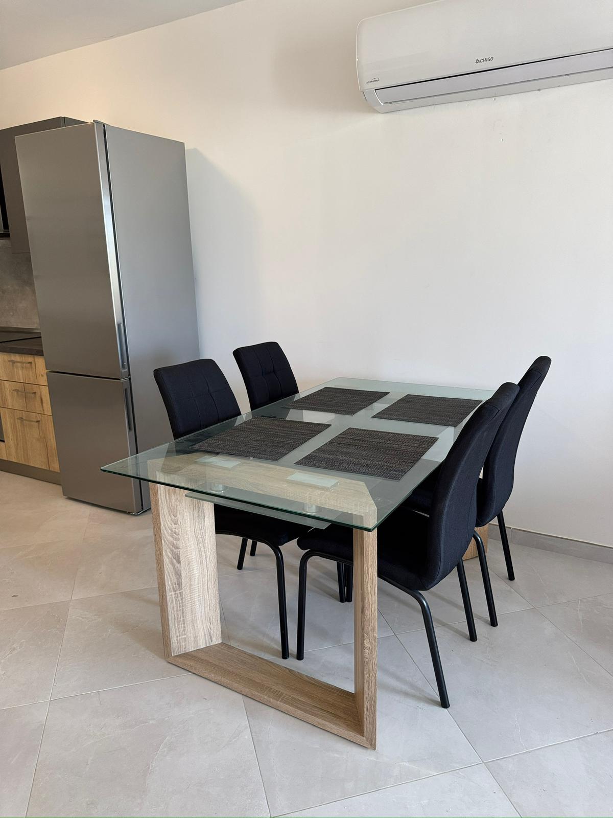 Modern 2-Bedroom Apartment with A Private Pool in Mosta photo 4