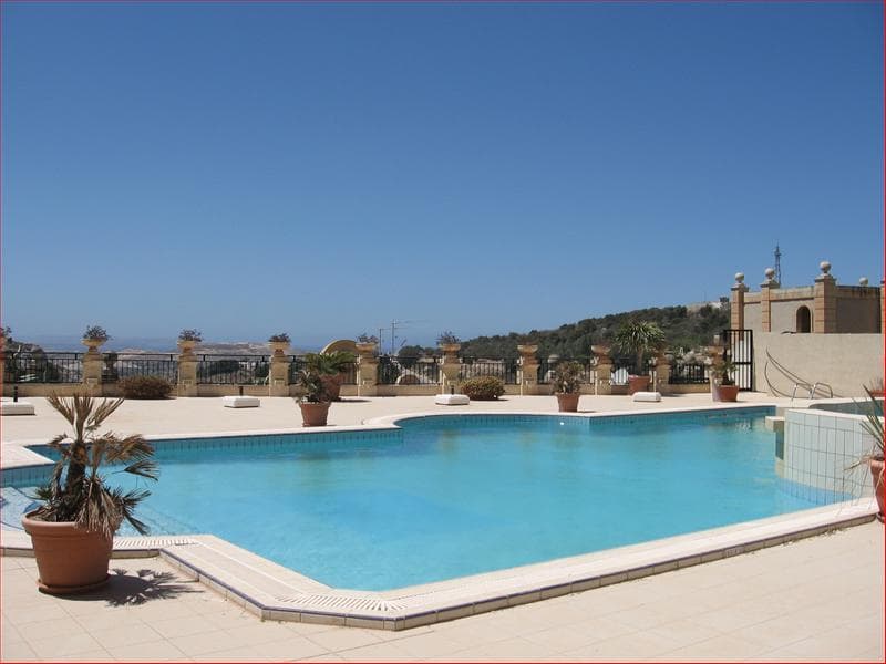 2 Bedroom Maisonette for Long Let in Madliena - €2,000/month