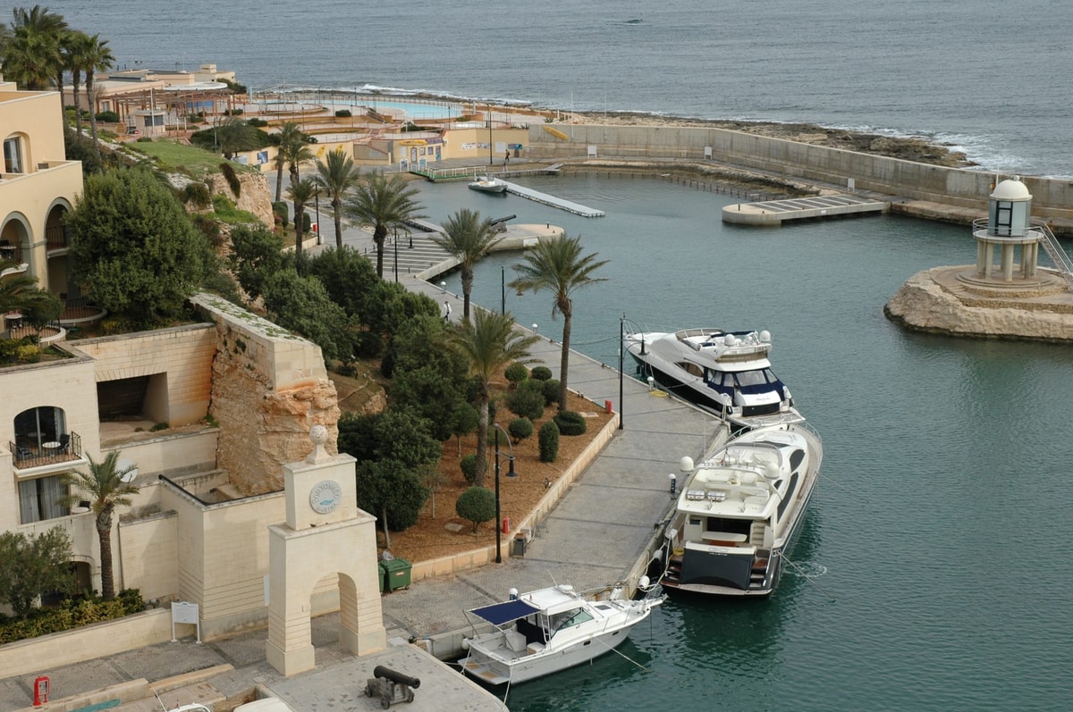 Prestigious Freehold 202sqm Marina Front 3-Bedroom Apartment in Portomaso, St Julians photo 9