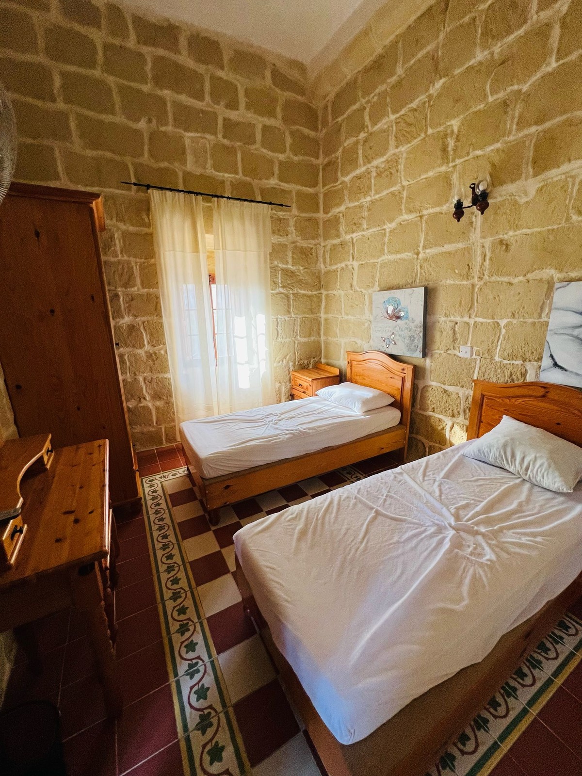 Magnificent 5-Bedroom Farmhouse with Pool in San Lawrenz, Gozo photo 8