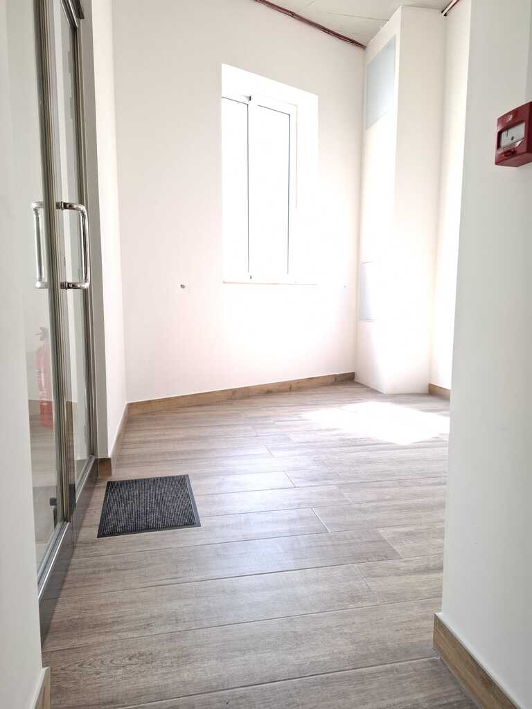 Office for Long Let in Mrieħel - €2,000/month photo 13