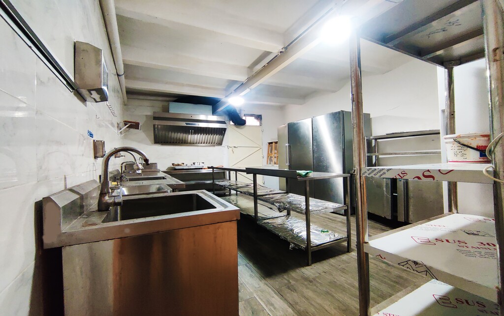 Restaurant/Bar for Long Let in Bormla - €1,170/month photo 3
