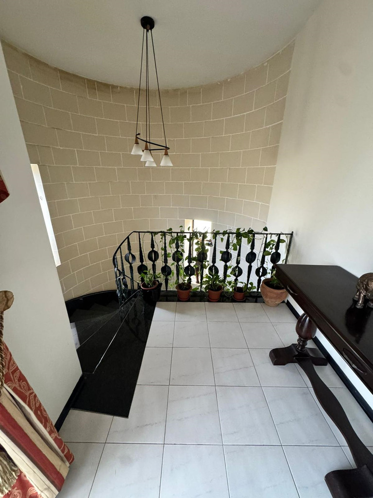 3 Bedroom Villa for Long Let in Pembroke - €3,500/month photo 9