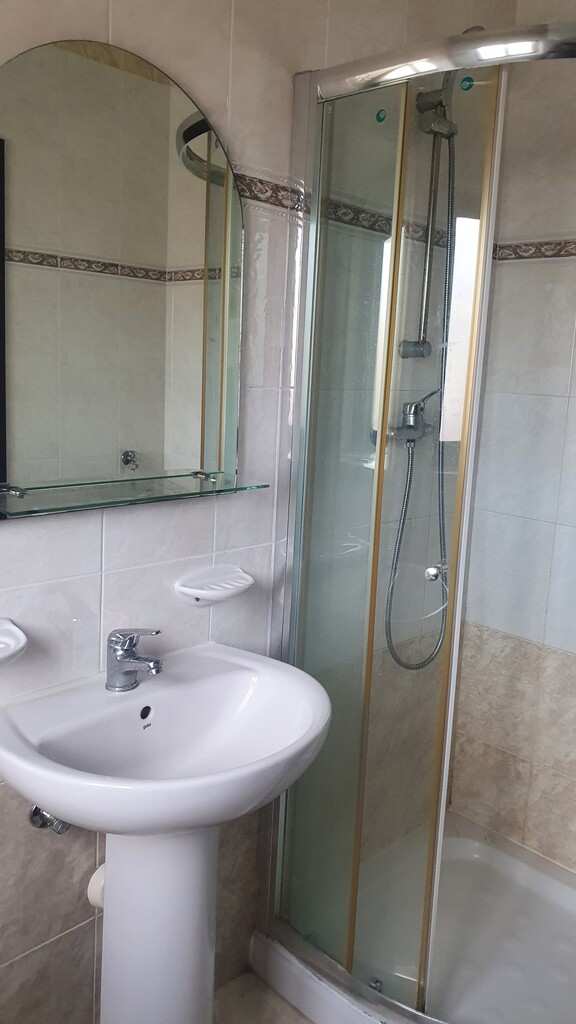1 Bedroom Penthouse for Long Let in Qawra - €900/month photo 4