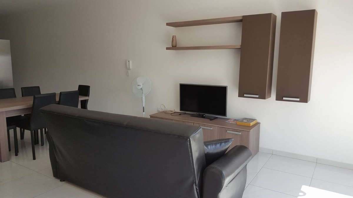 Beautiful 2-Bedroom Penthouse with Stunning Open Views in Birkirkara photo 3