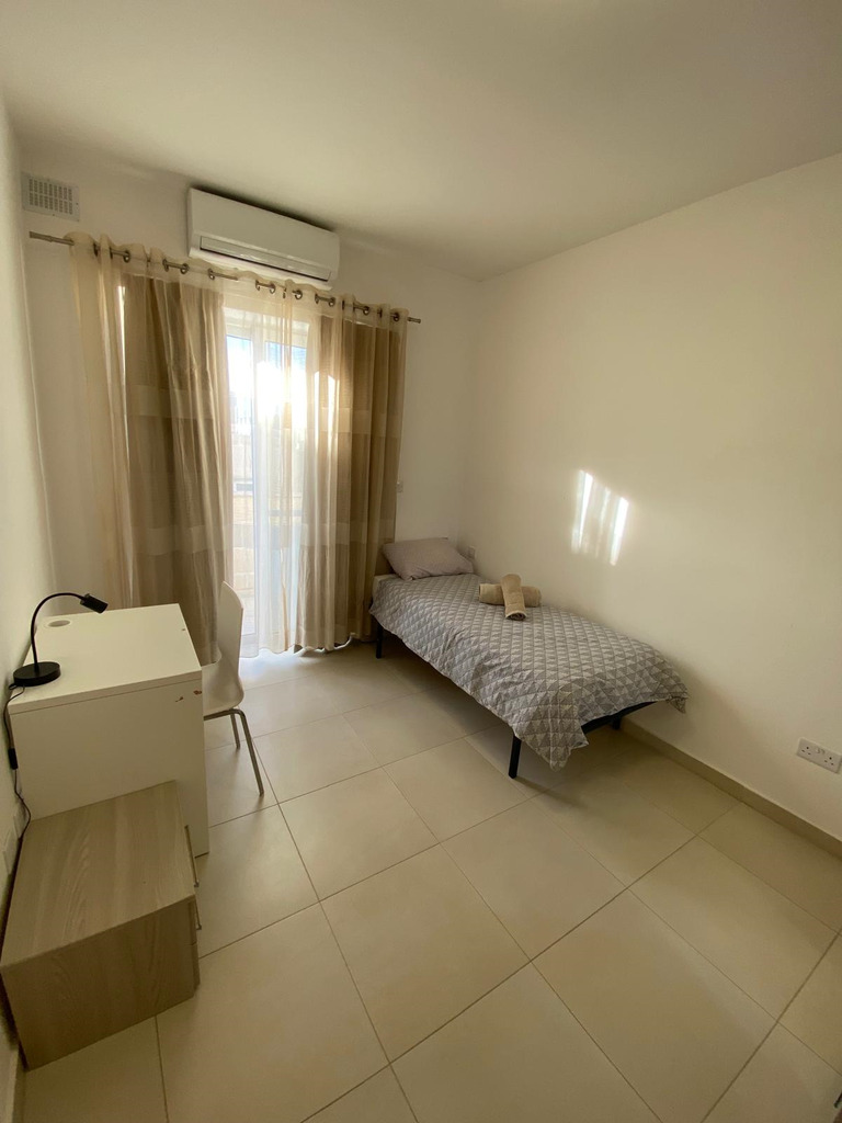 2 Bedroom Penthouse for Long Let in Sliema - €1,550/month photo 7