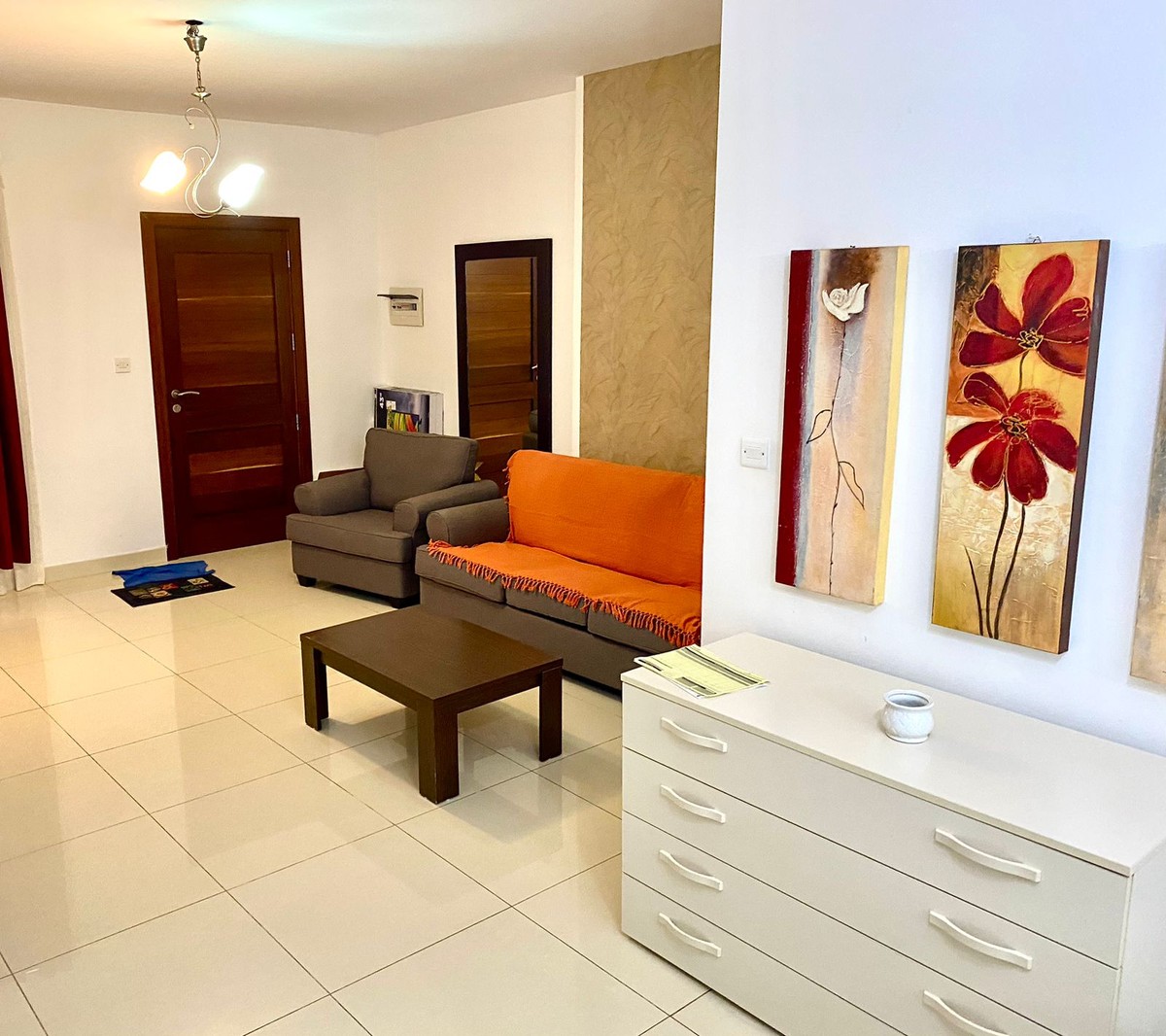 Modernly Furnished 2-Bedroom Maisonette in Gzira photo 4