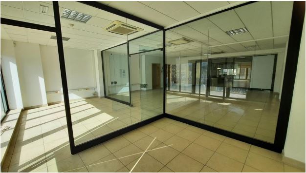 Office for Long Let in St. Julian's - €6,400/month photo 6