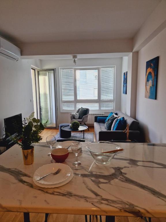 Ultra-Modern Apartment in St Julian’s, Malta – Perfect for 4 Guests photo 4
