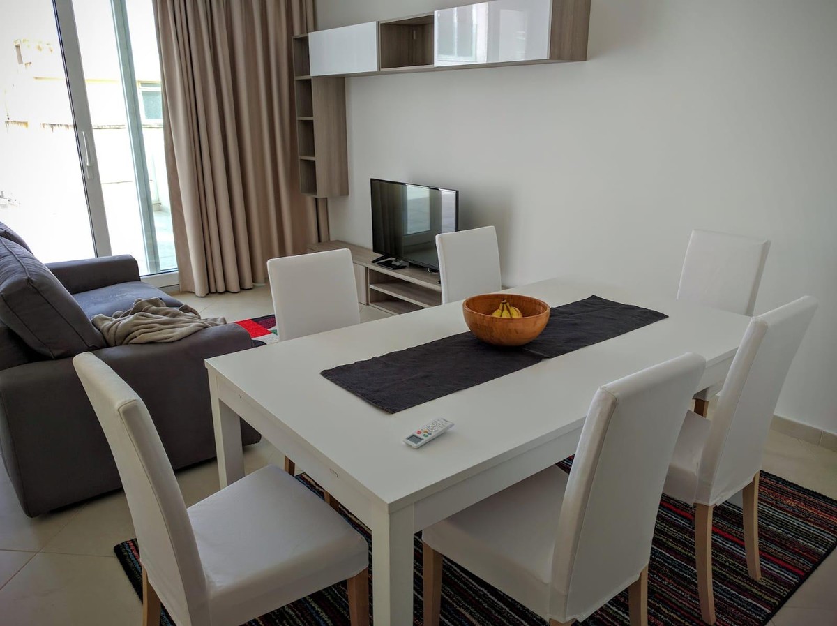 Stunning 2-Bedroom Penthouse by the Seafront in Sliema photo 4