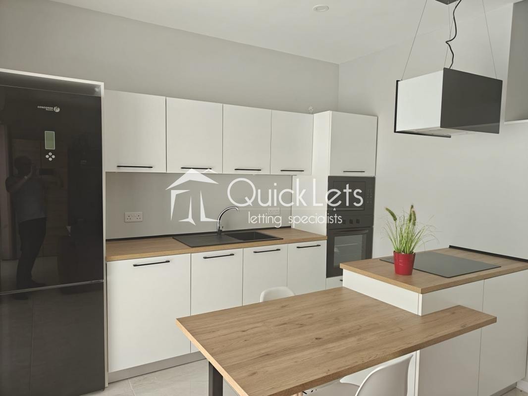 QORMI | Studio MAISONETTE  | €1,300 /month photo 5