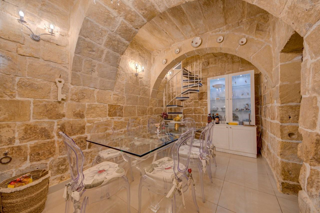 3 Bedroom House of Character for Long Let in Siġġiewi - €3,000/month photo 17
