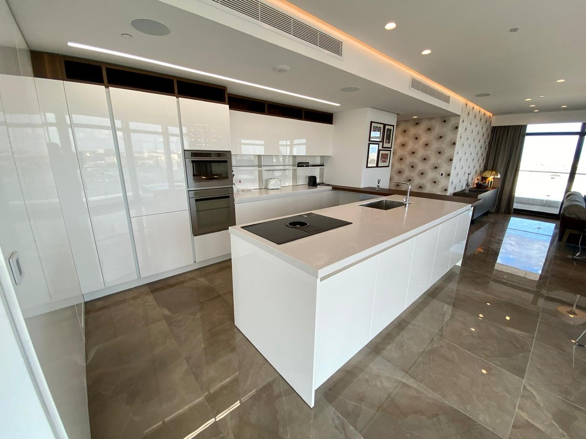Spectacular Designer Finished 3-Bedroom Apartment with Panoramic Views in Gzira photo 4