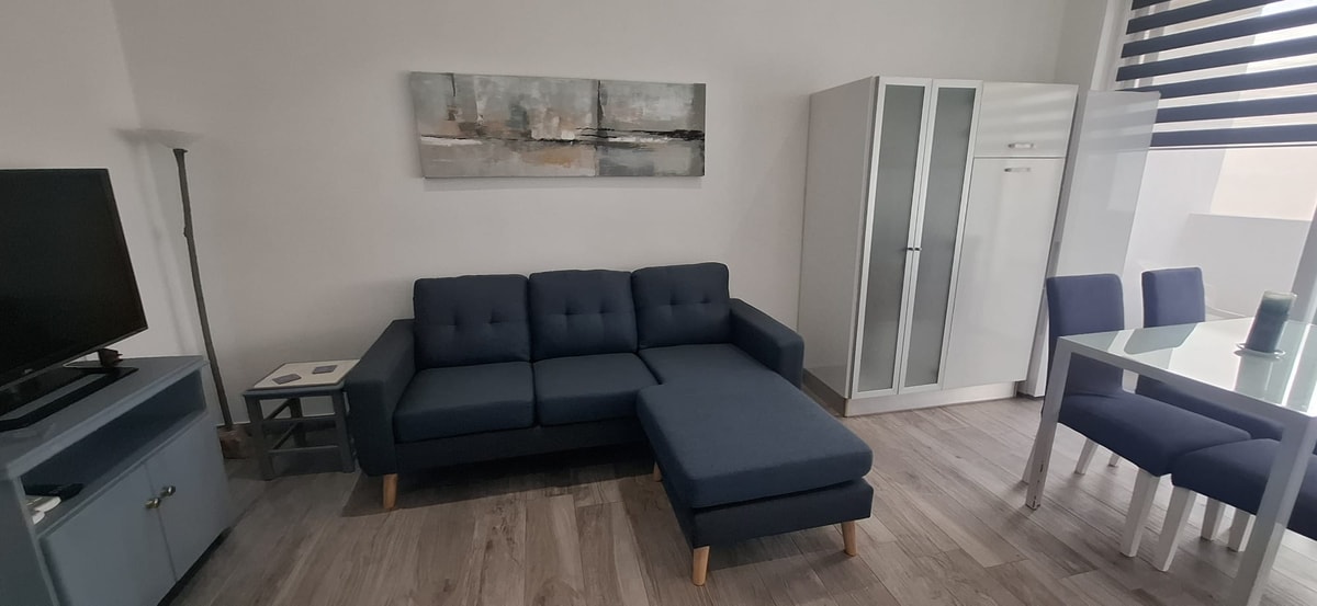 Beautifully Finished 2-Bedroom Apartment Close to the Seafront in Sliema photo 2