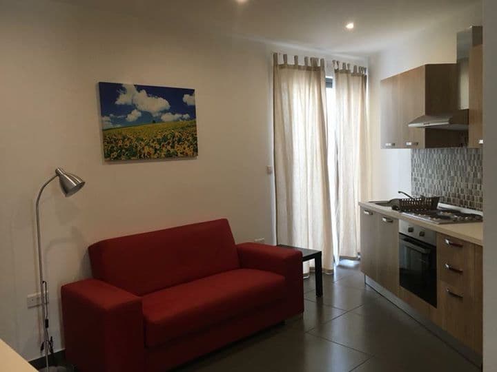 1 Bedroom Maisonette for Long Let in Msida - €1,000/month