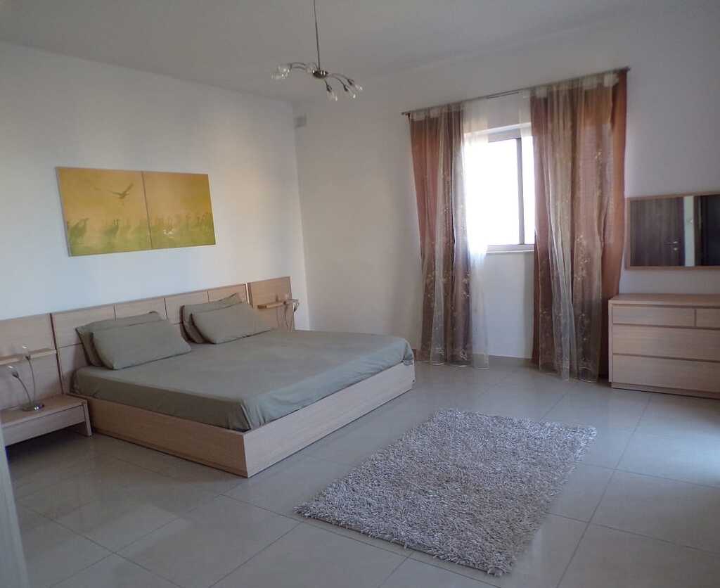 6 Bedroom Villa for Long Let in Madliena - €6,000/month photo 12